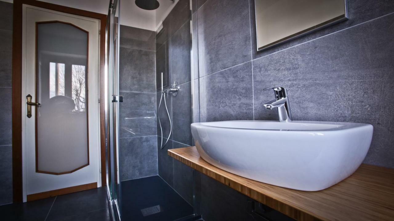 Villa Casa Della Vittoria à Maccagno Extérieur photo